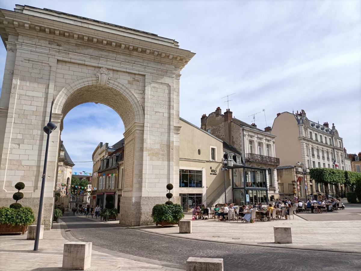 Nevers A La Porte De Paris Eksteriør billede